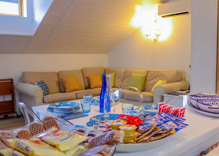 Ravello Art Apartments *