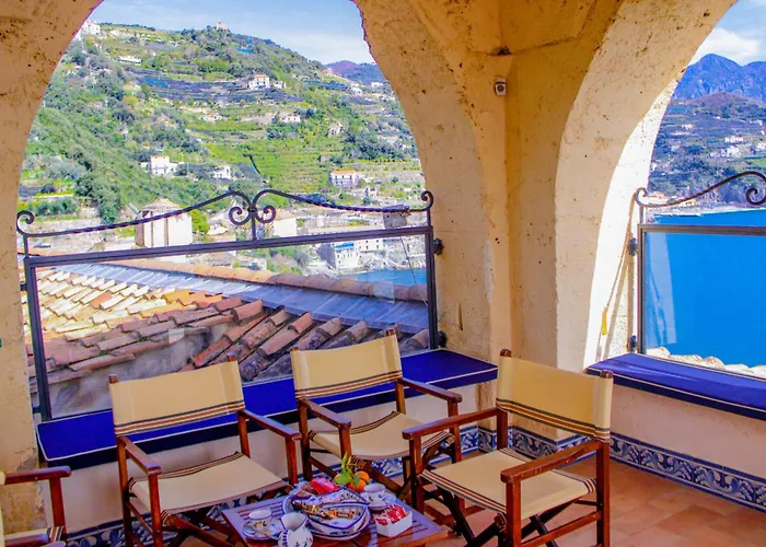 Ravello Art Apartments